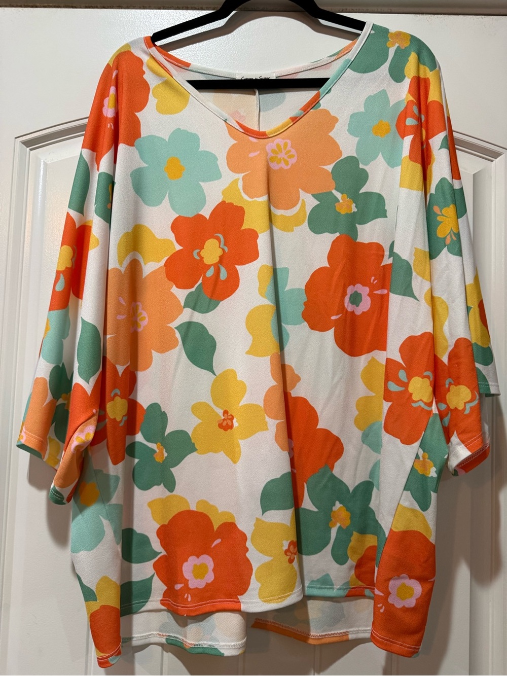 Cream n Sugar Brand. Relaxed Floral V-Neck Tunic Top in White with Orange & Mint